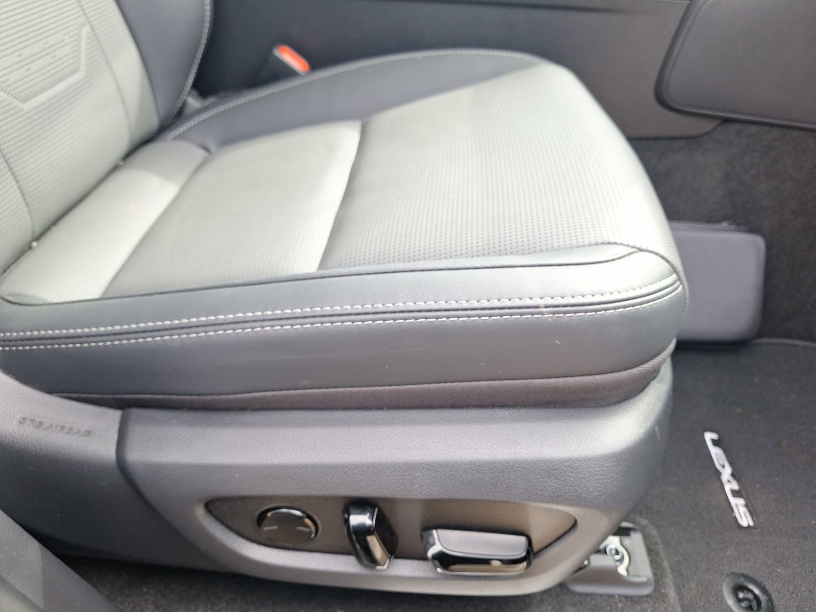 Used 2025 Lexus GX 550 image 36