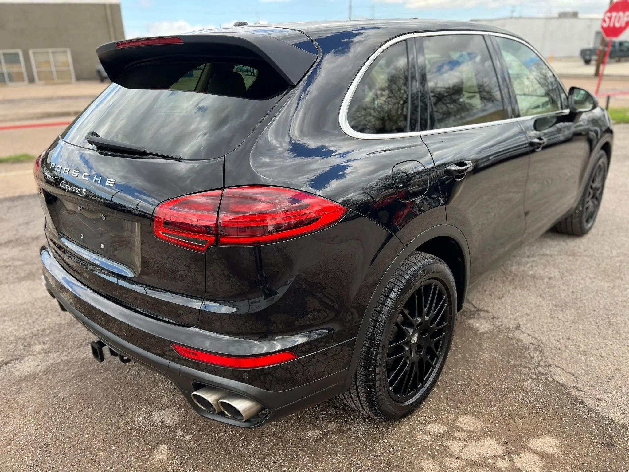 Used 2015 Porsche Cayenne S AWD/4WD image 9