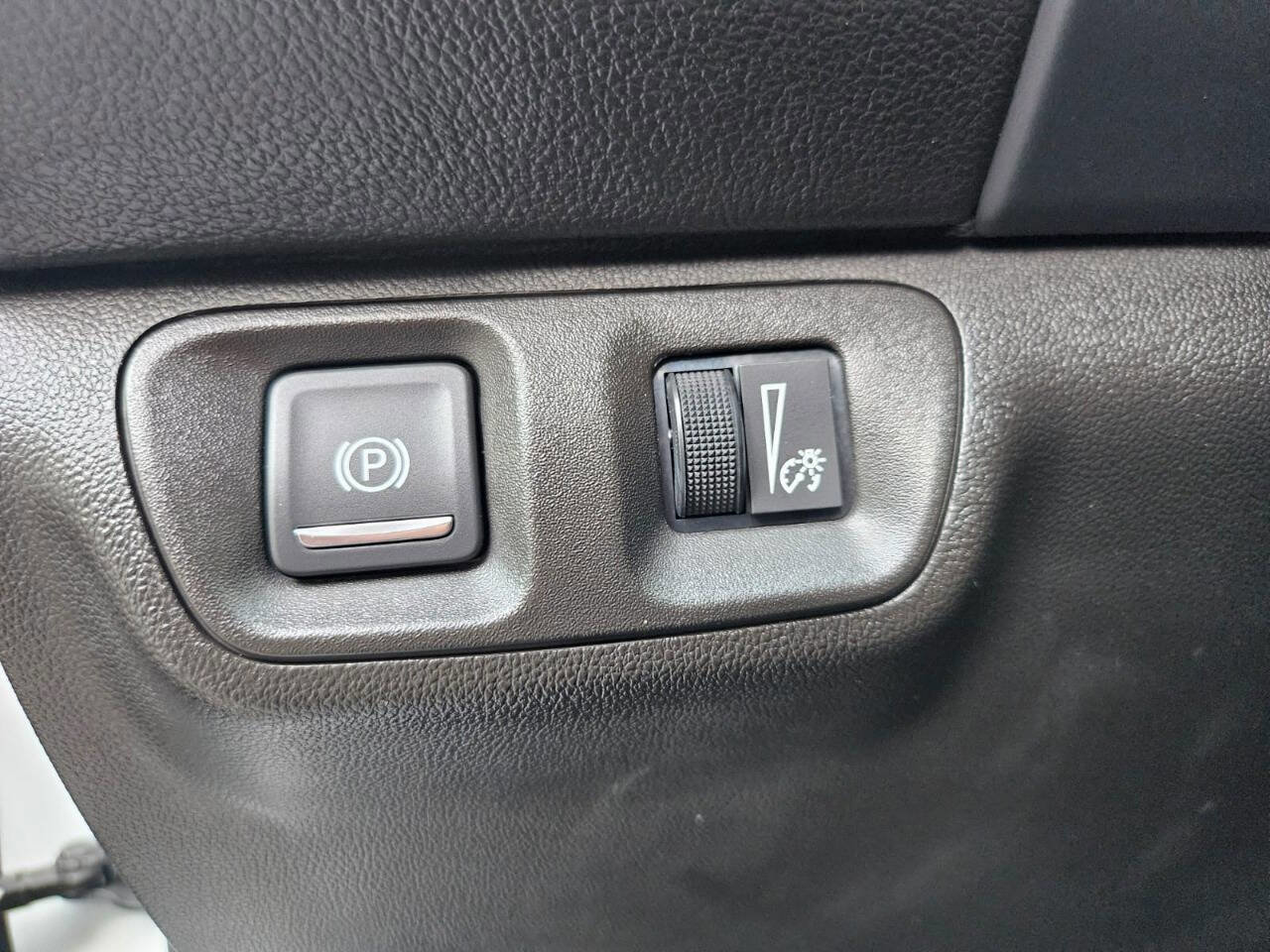 Used 2022 GMC Acadia SLT w/ LPO, Floor Liner Package image 25