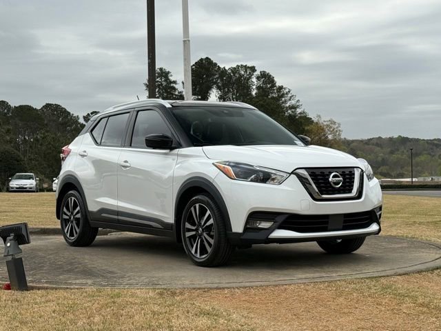 Used 2020 Nissan Kicks SR w/ SR Premium Package image 1