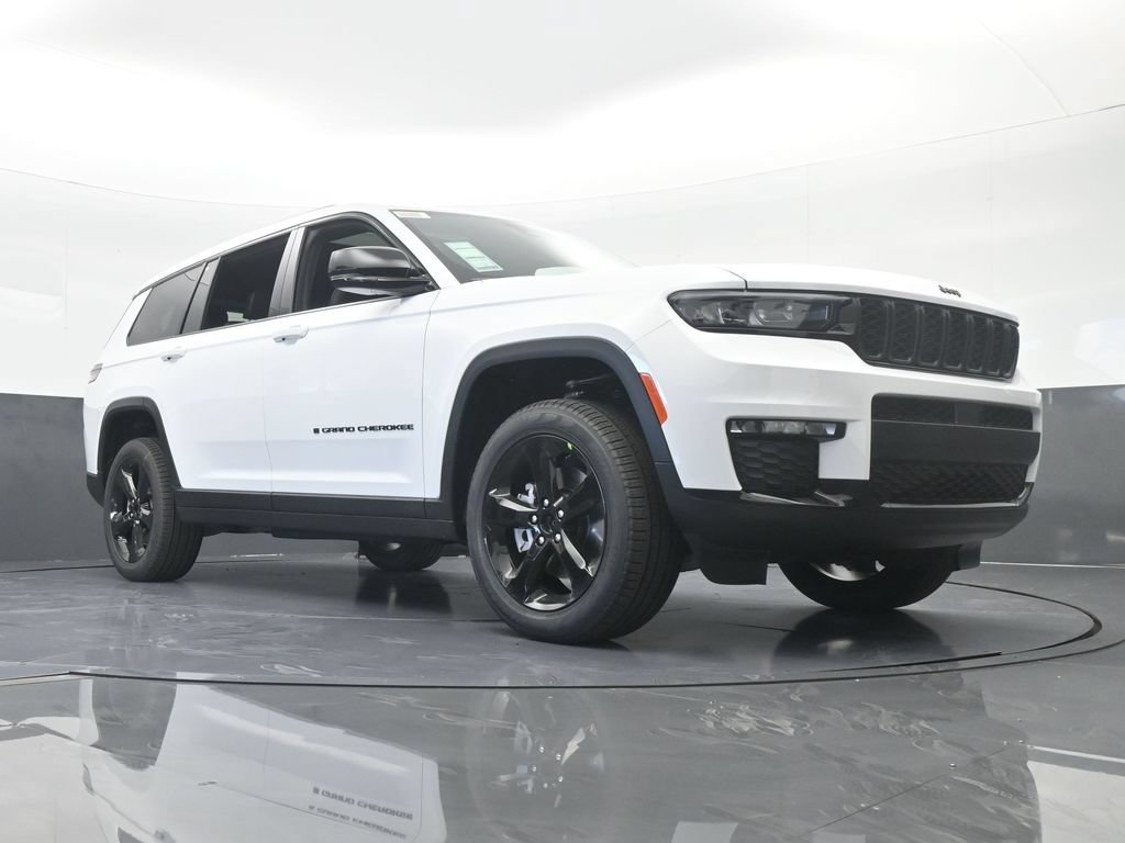 Used 2025 Jeep Grand Cherokee L Limited w/ Black Appearance Package AWD/4WD image 58