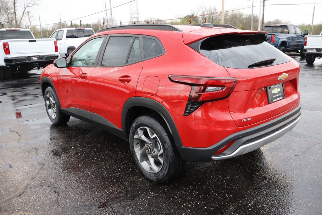 New 2026 Chevrolet Trax LT w/ Sunroof Package FWD image 3