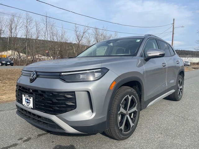 New 2025 Volkswagen Tiguan SE