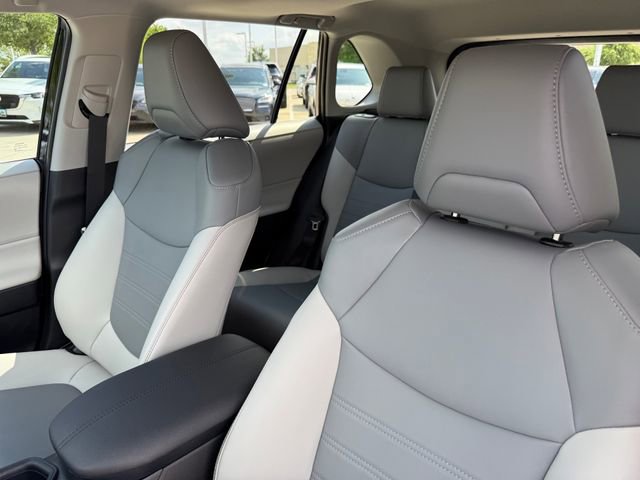 Used 2025 Toyota RAV4 XLE Premium image 15