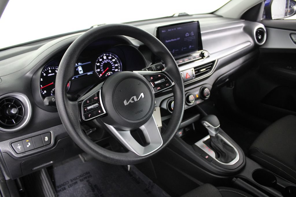 Used 2023 Kia Forte LXS w/ LXS Technology Package FWD image 17