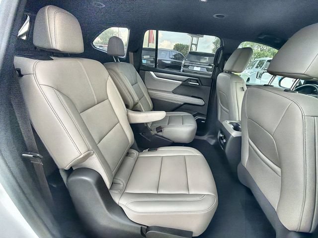 Certified 2026 GMC Acadia Elevation w/ Elevation Premium Package FWD image 26