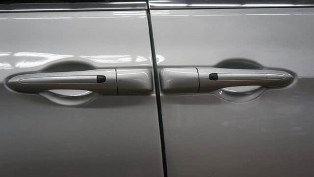 Used 2024 Chrysler Pacifica Touring-L image 88