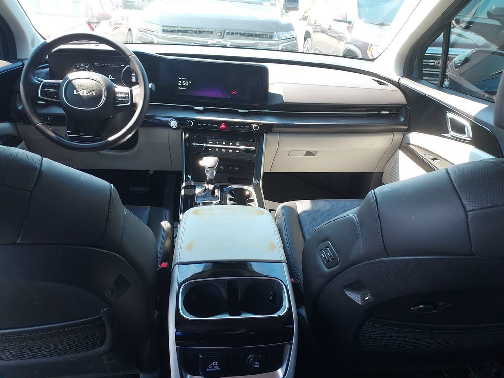 Certified 2024 Kia Carnival SX FWD image 10