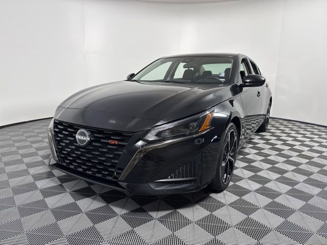 Used 2024 Nissan Altima 2.5 SR image 1