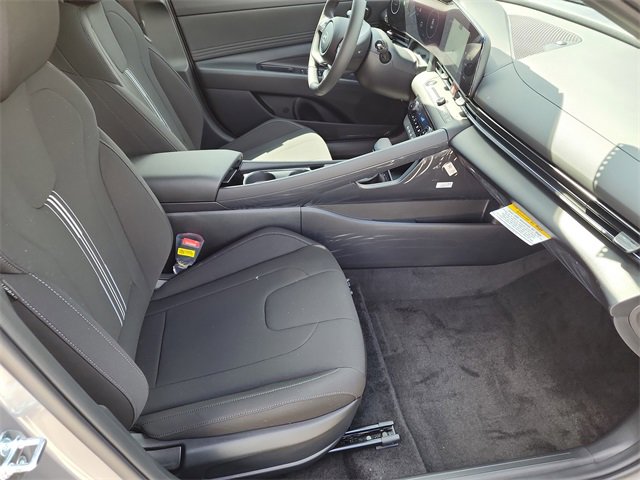 New 2025 Hyundai Elantra SEL image 8