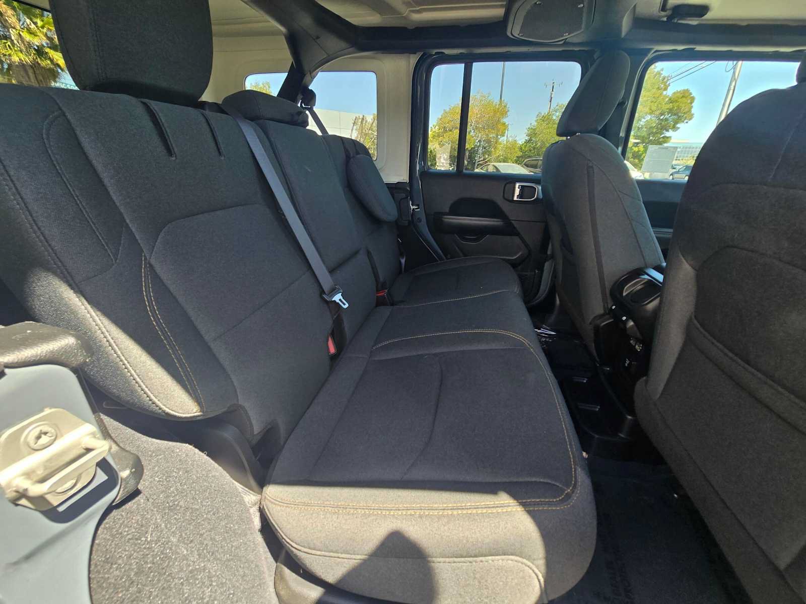 Used 2024 Jeep Wrangler Unlimited Sahara AWD/4WD image 12