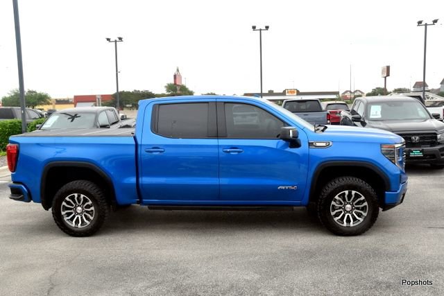 Used 2023 GMC Sierra 1500 AT4 w/ Technology Package AWD/4WD image 3