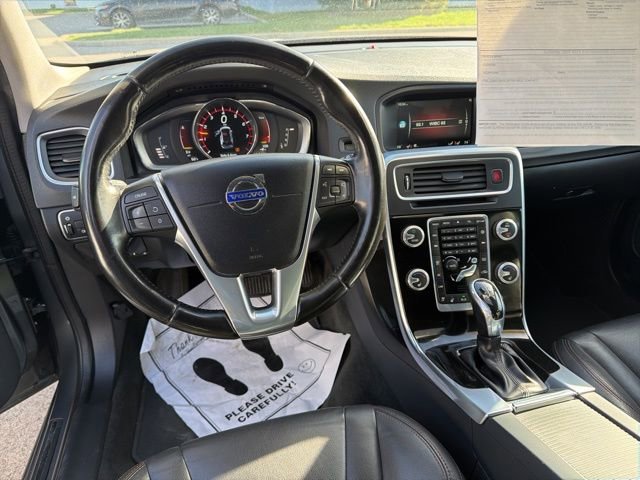 Used 2016 Volvo V60 T5 Cross Country w/ Convenience Package image 16