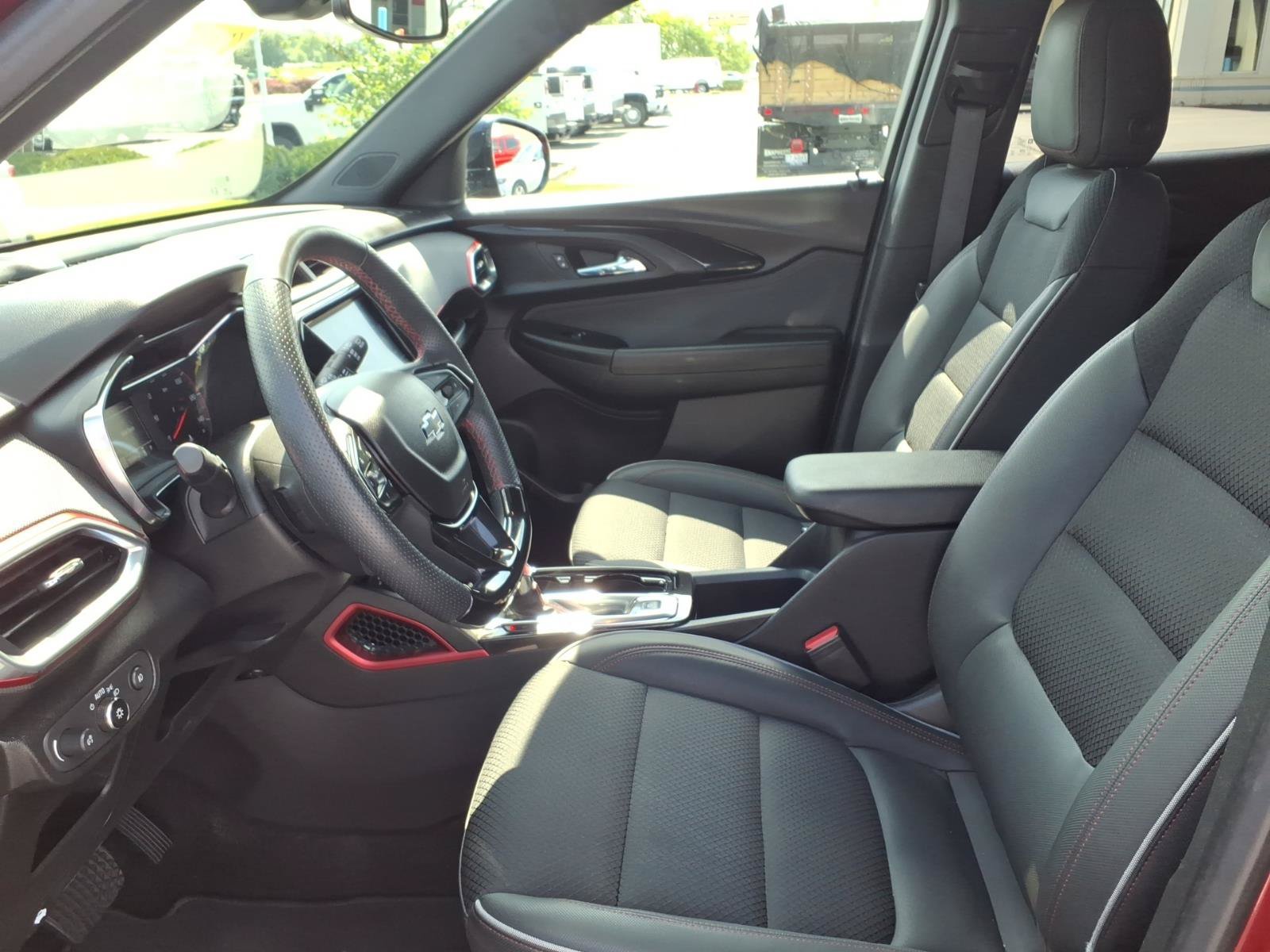 Used 2023 Chevrolet TrailBlazer RS w/ Convenience Package AWD/4WD image 24