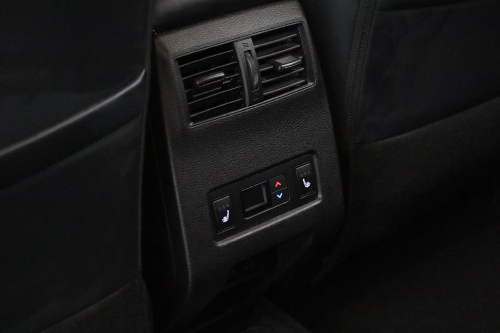 Used 2025 Mitsubishi Outlander SEL Black Edition AWD/4WD image 14