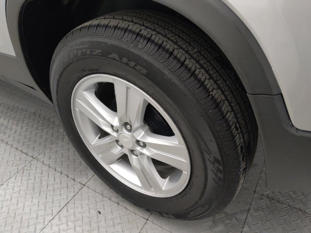 Used 2020 Chevrolet Trax LS w/ Tint and Cruise Package image 31