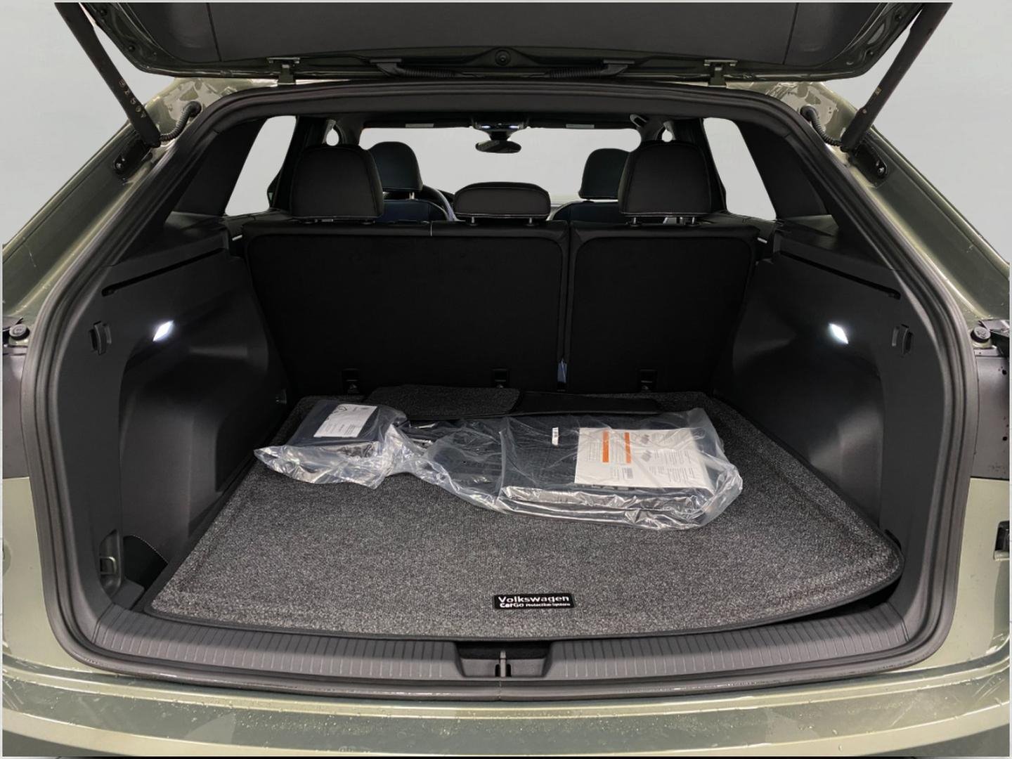 New 2026 Volkswagen Atlas Cross Sport SEL R-Line image 6