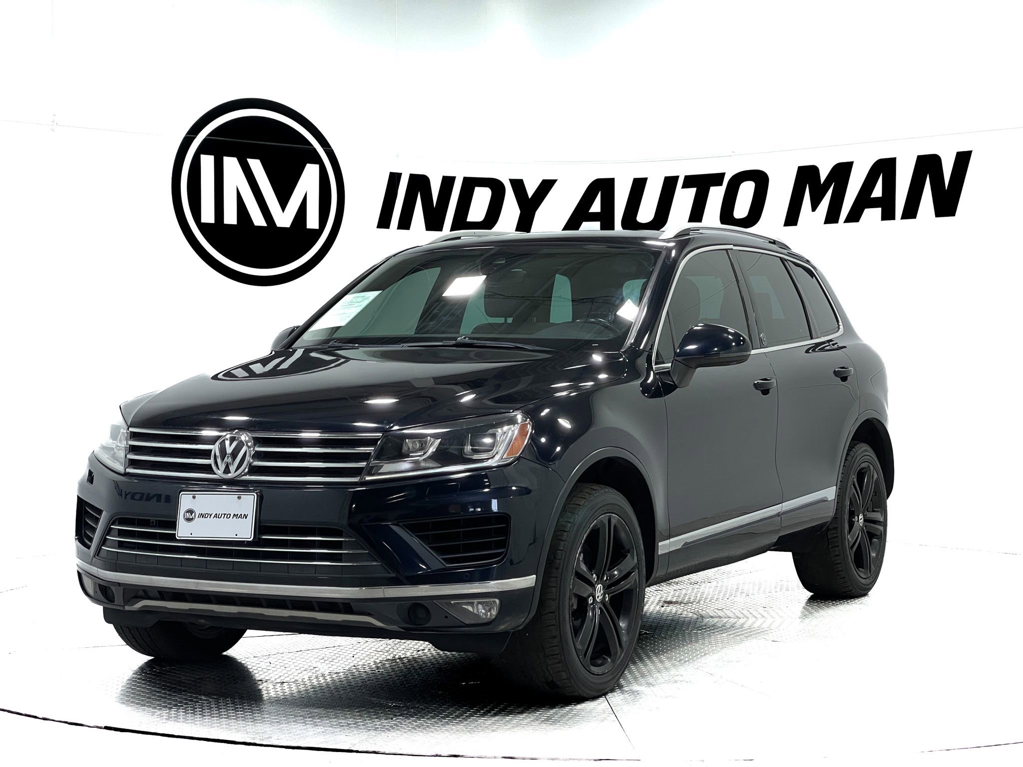 Used 2017 Volkswagen Touareg Wolfsburg Edition AWD/4WD image 8
