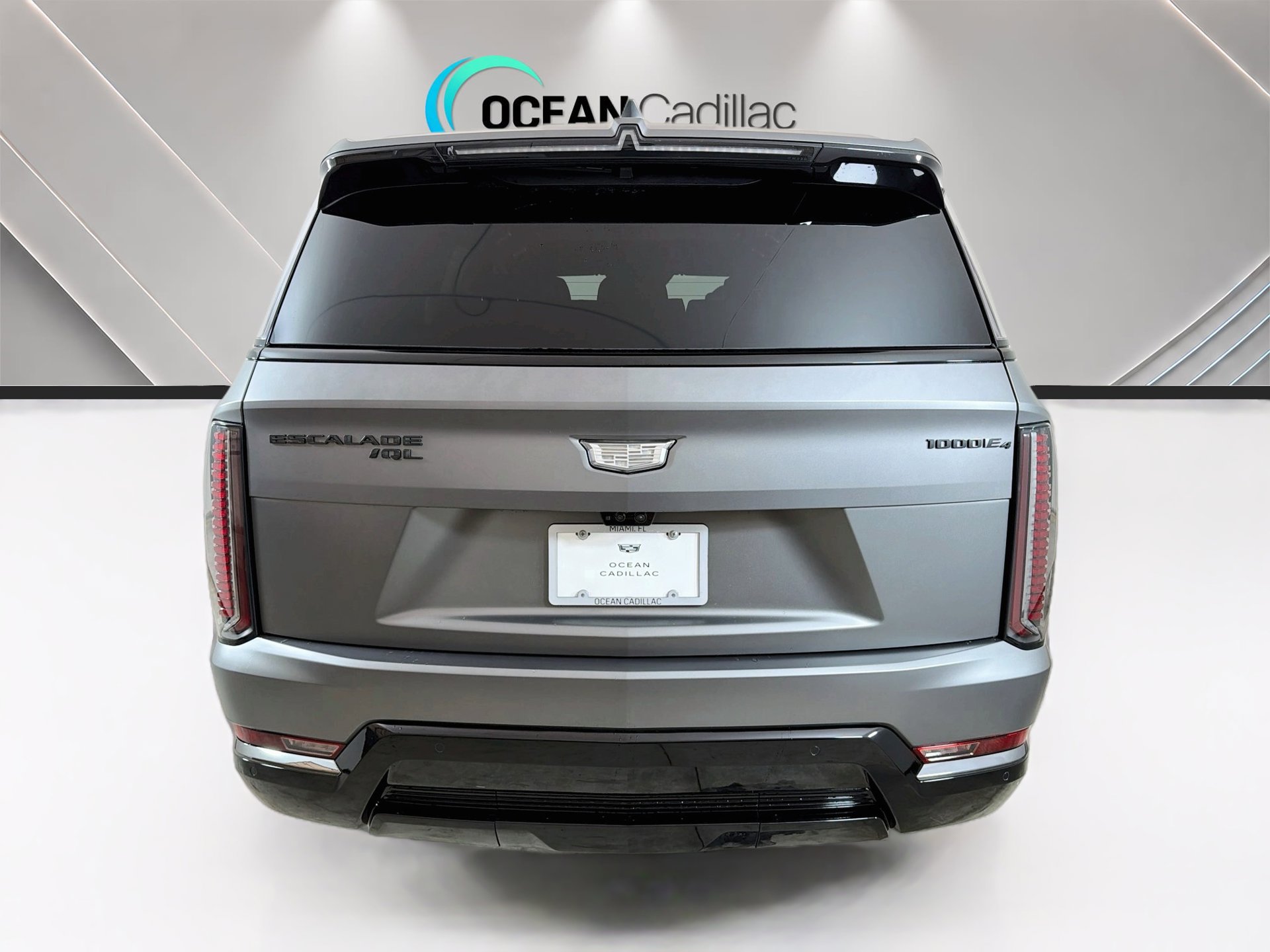 New 2026 Cadillac Escalade IQL Sport 2 w/ LPO, ONYX Package AWD/4WD image 4