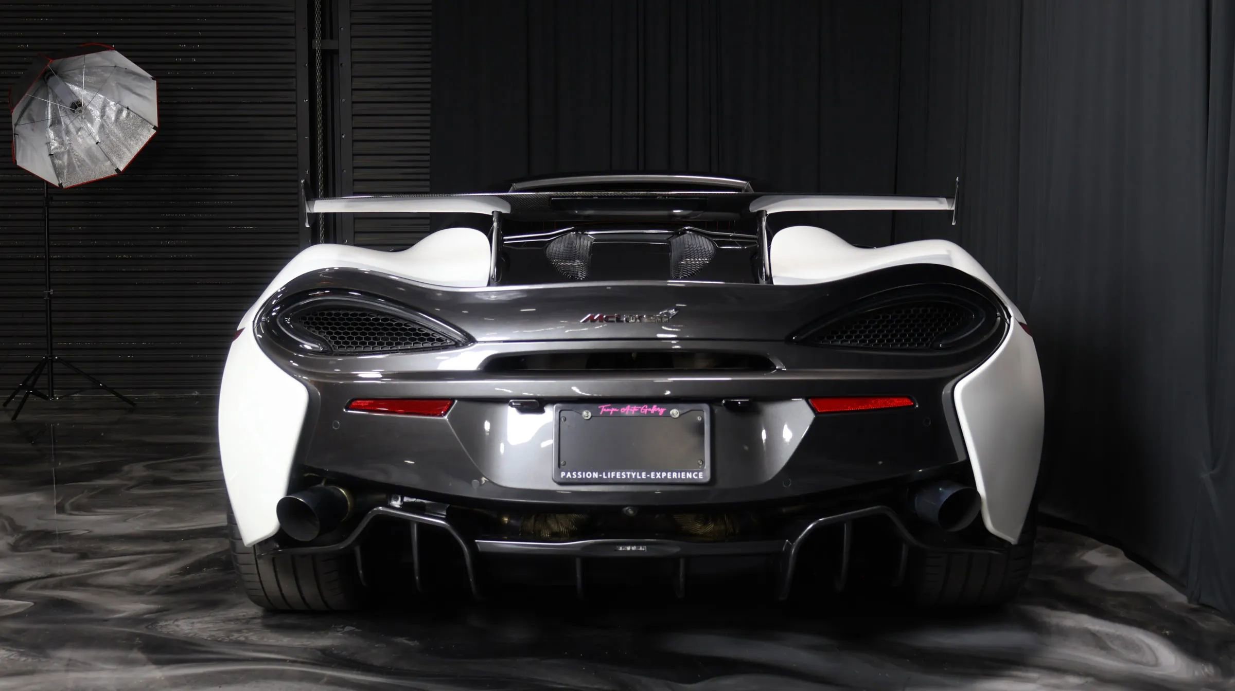 Used 2016 McLaren 570S Coupe image 11