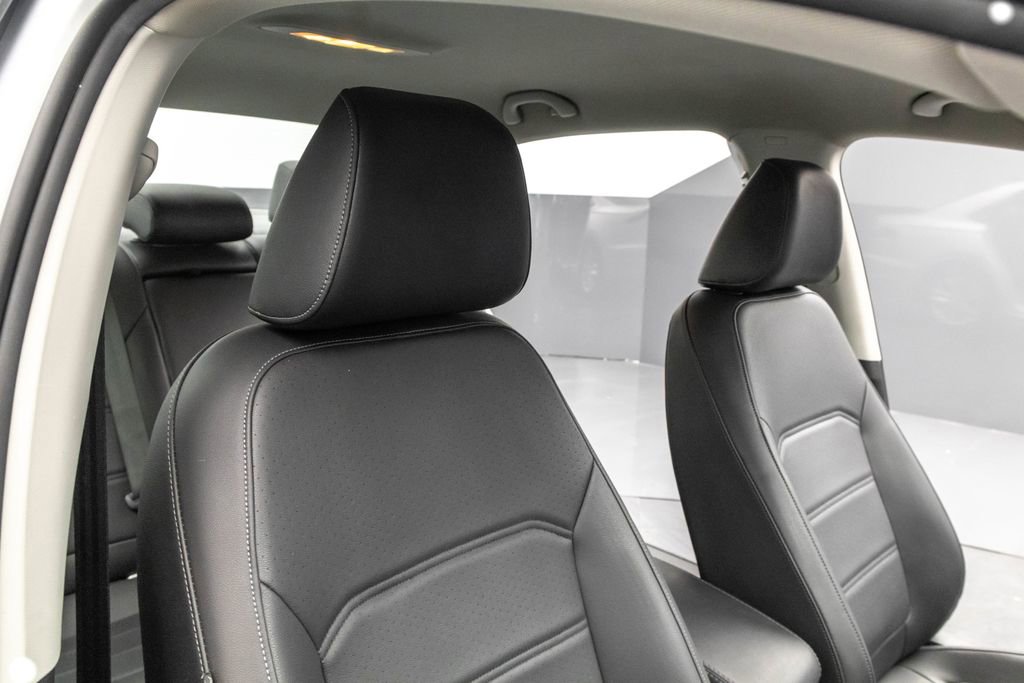 Used 2020 Volkswagen Passat 2.0T SE image 33