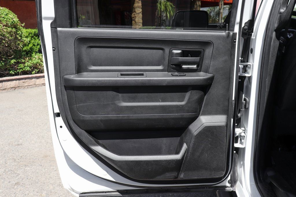 Used 2021 RAM 2500 Tradesman w/ Chrome Appearance Group image 32