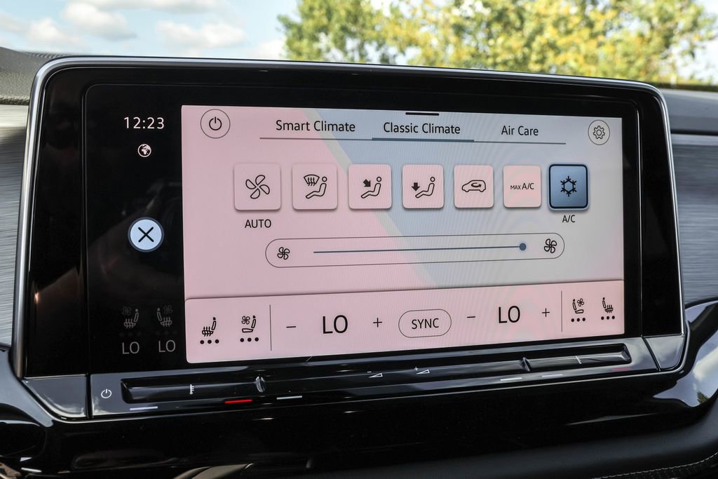 New 2026 Volkswagen Atlas Cross Sport SE AWD/4WD image 29