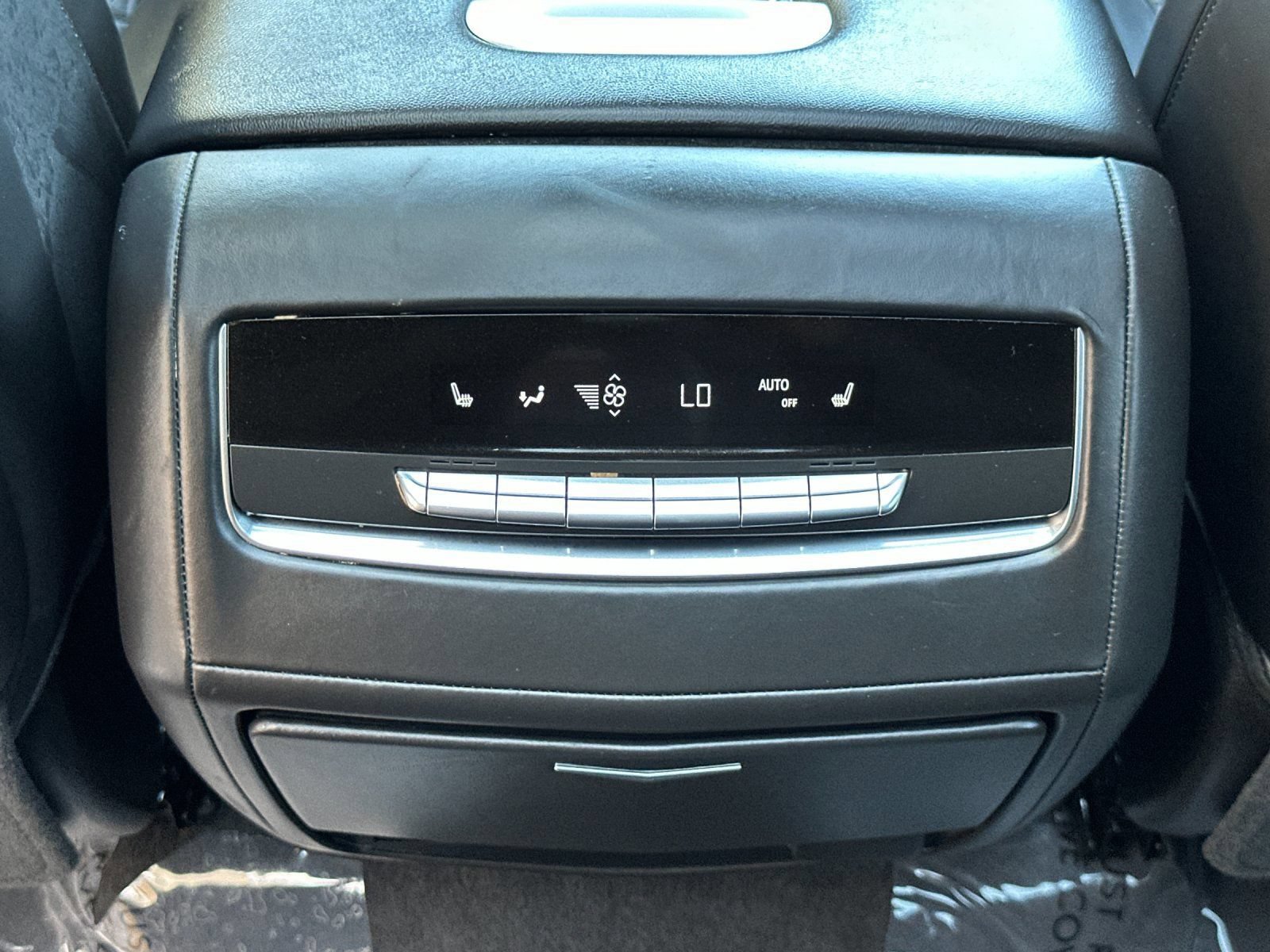 Used 2024 Cadillac Escalade ESV Premium Luxury Platinum AWD/4WD image 14