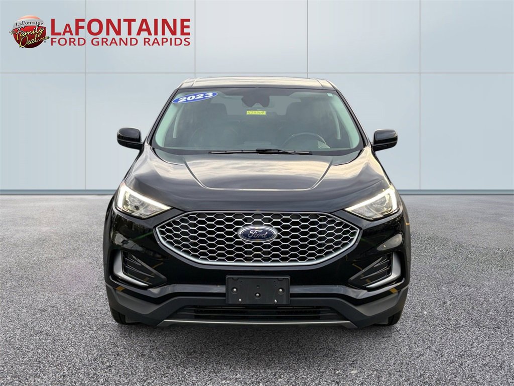 Used 2023 Ford Edge SEL image 2