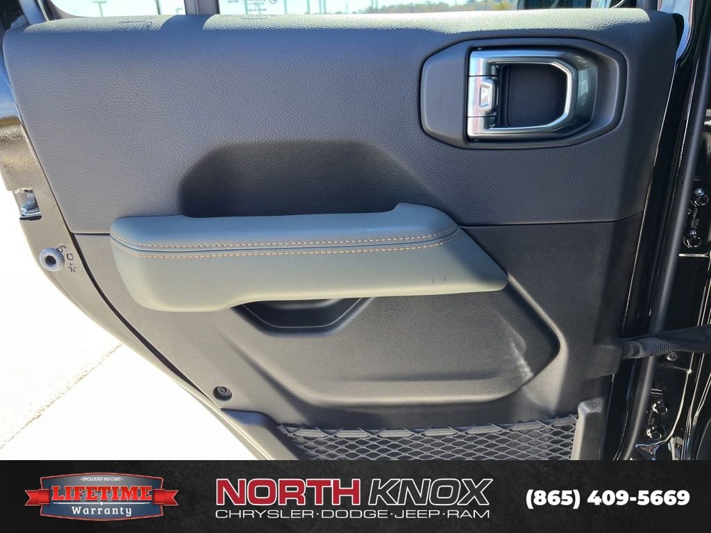 New 2025 Jeep Gladiator Mojave image 15