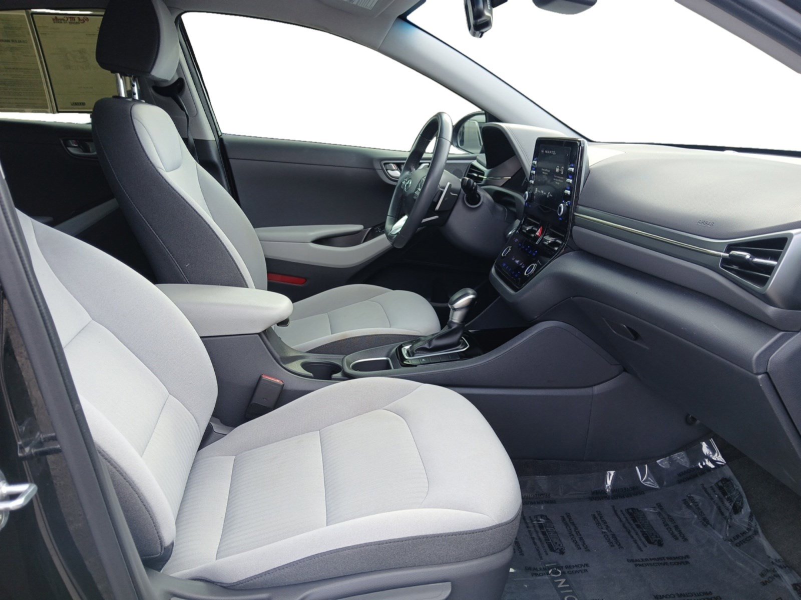 Used 2022 Hyundai Ioniq SE image 15