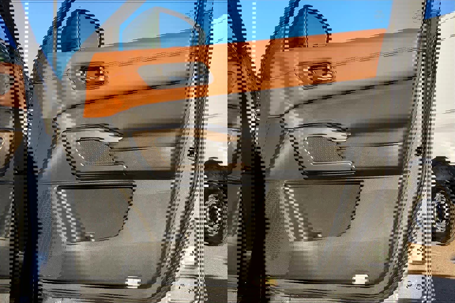 Used 2022 Nissan Pathfinder Platinum w/ Cargo Package image 22