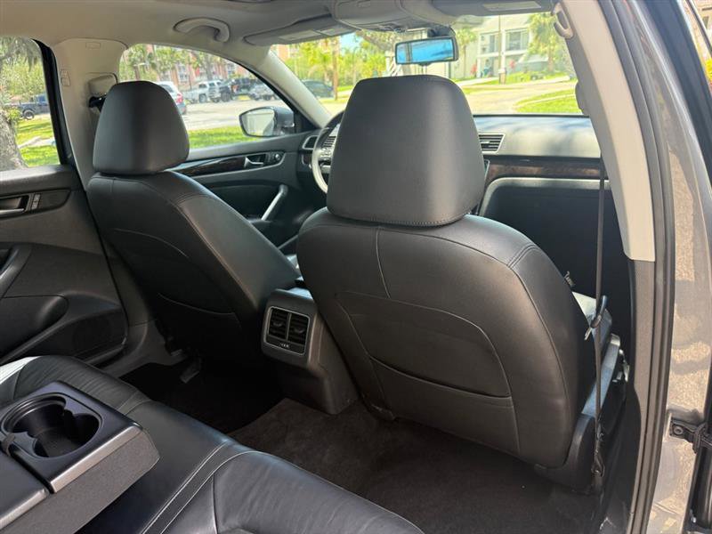 Used 2014 Volkswagen Passat TDI SEL Premium FWD image 14