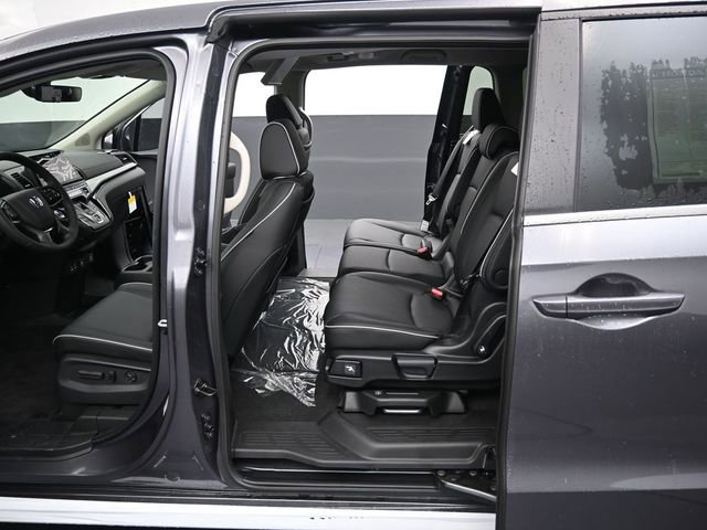New 2026 Honda Odyssey Touring image 7