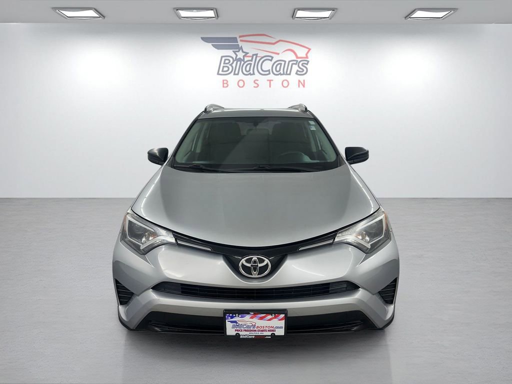 Used 2016 Toyota RAV4 LE AWD/4WD image 2