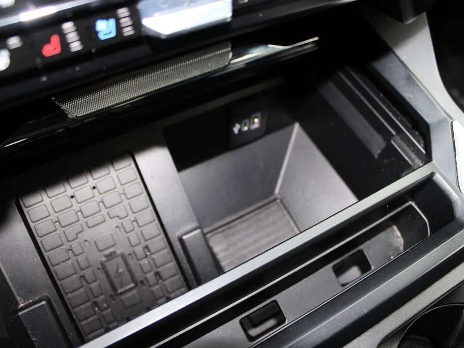 Used 2023 Ford F350 Lariat w/ FX4 Off-Road Package image 22