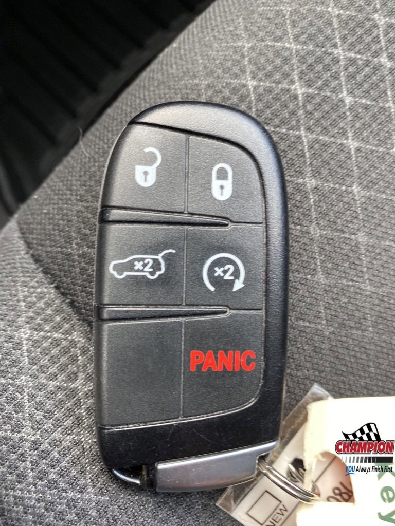 Used 2018 Jeep Grand Cherokee Laredo image 22