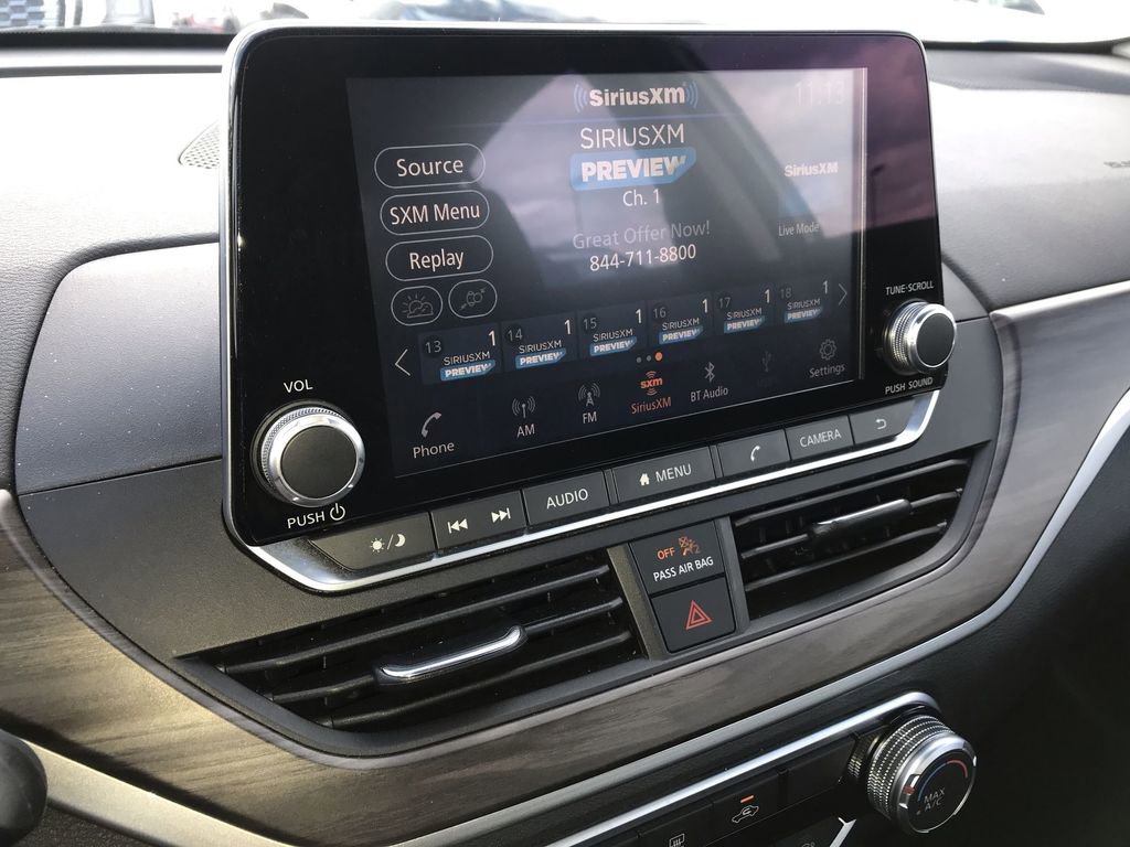 Used 2024 Nissan Altima 2.5 SV image 16