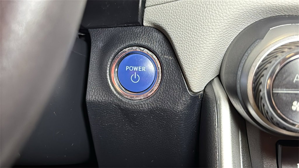 Used 2020 Toyota RAV4 Limited image 33