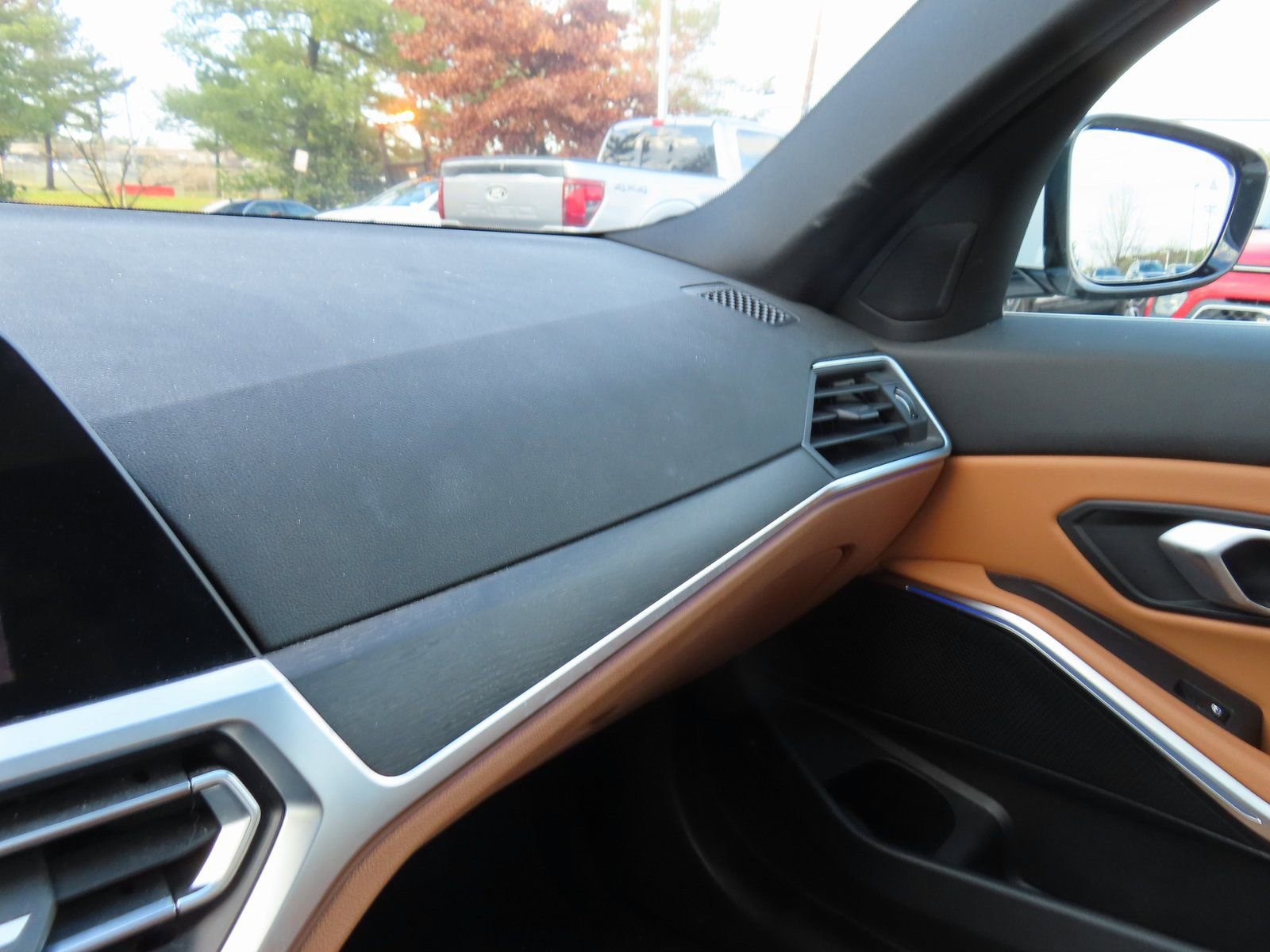 Used 2022 BMW 330i xDrive Sedan w/ Driving Assistance Package image 23