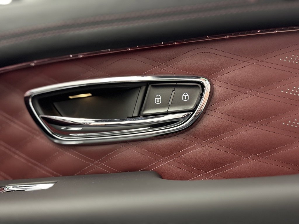 New 2025 Bentley Bentayga image 46