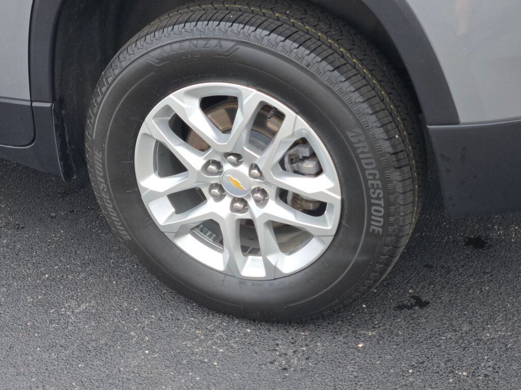 Certified 2023 Chevrolet Traverse LS w/ Safety Package AWD/4WD image 20