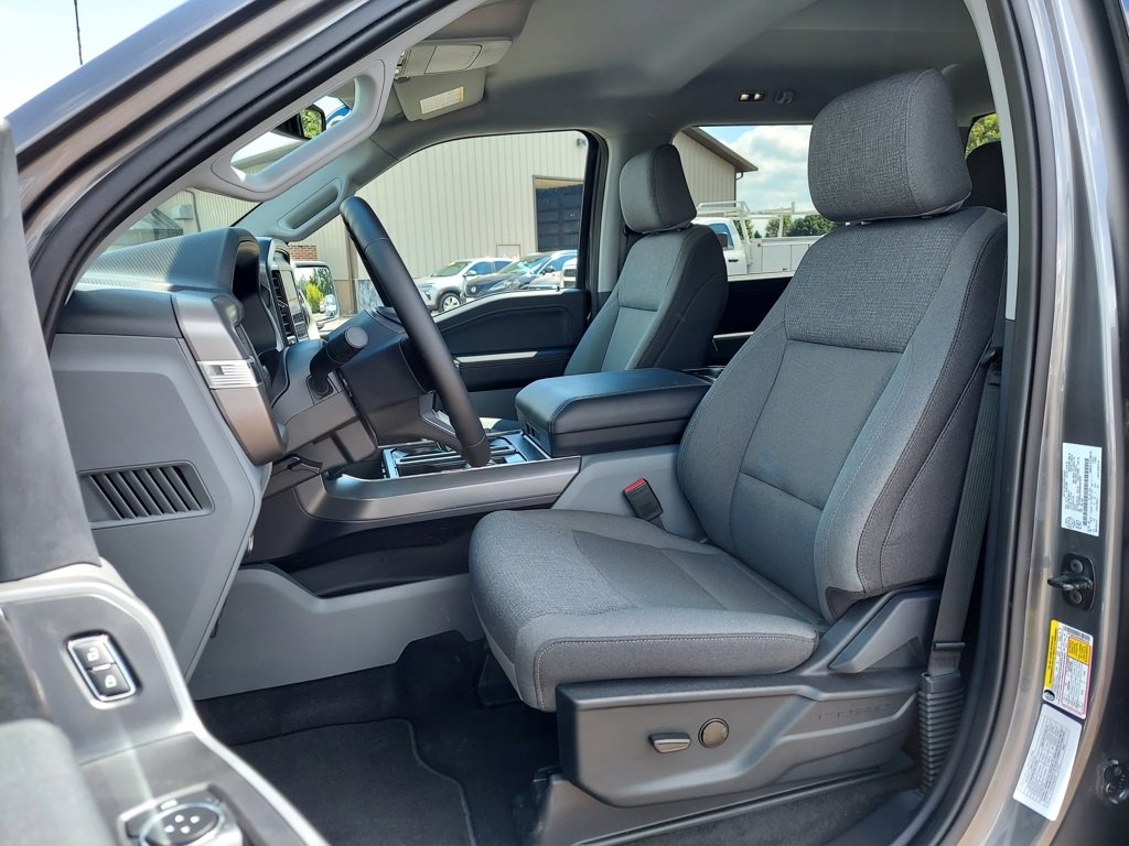 Used 2025 Ford F150 Lightning XLT w/ Max Trailer Tow Package image 3