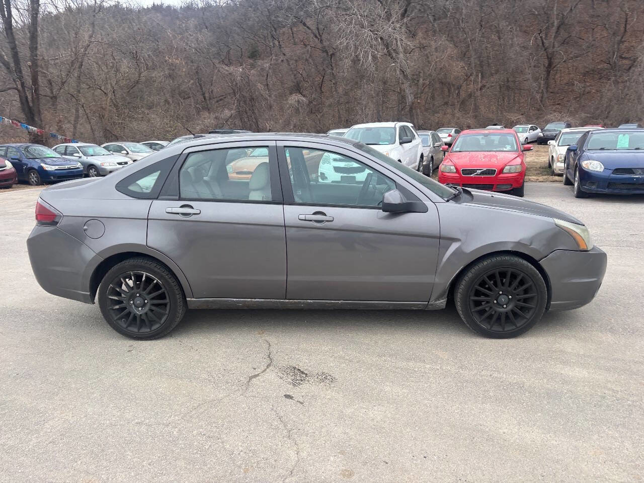 Used 2010 Ford Focus SES image 3