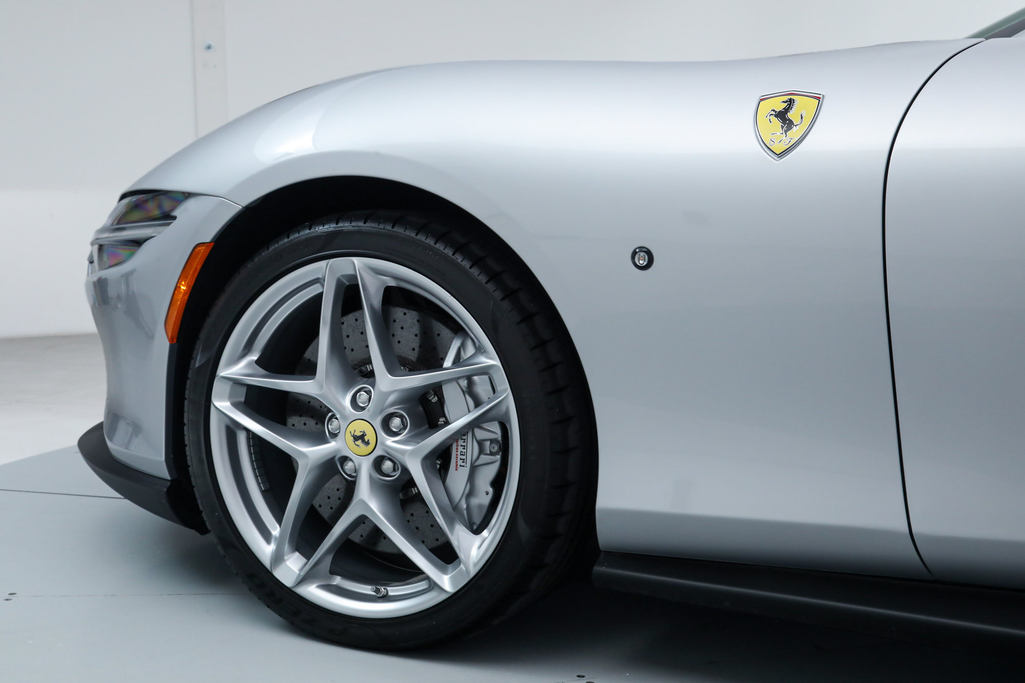 Certified 2026 Ferrari Roma Spider RWD image 17