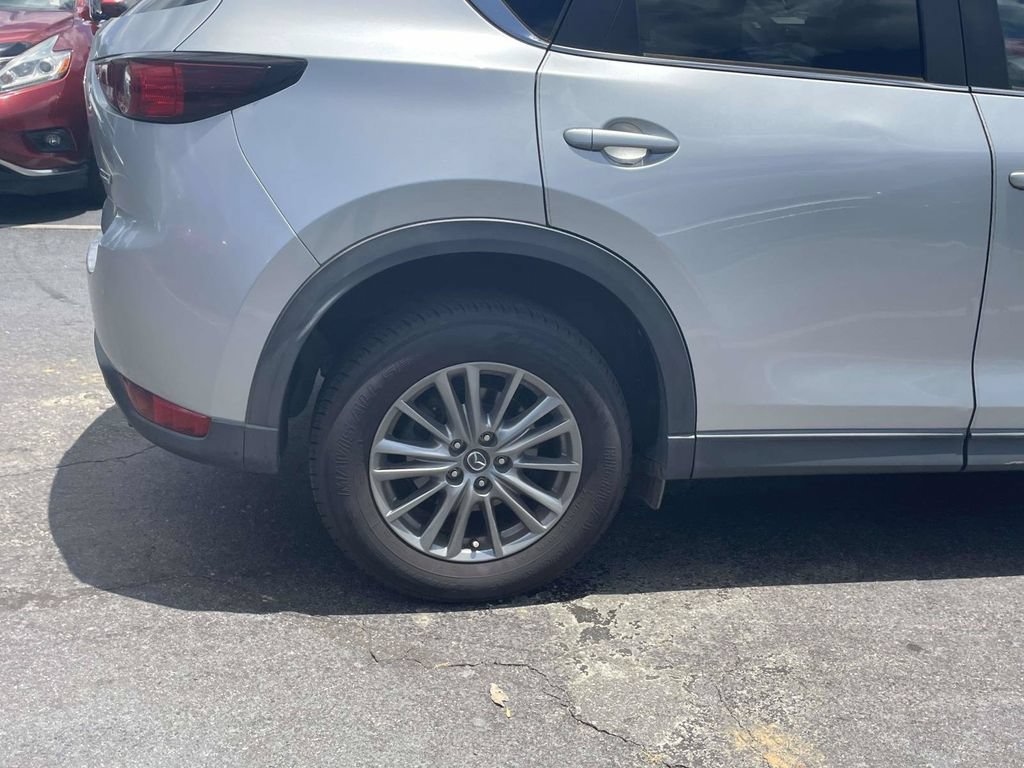 Used 2017 MAZDA CX-5 Touring w/ Preferred Equipment Package FWD image 9