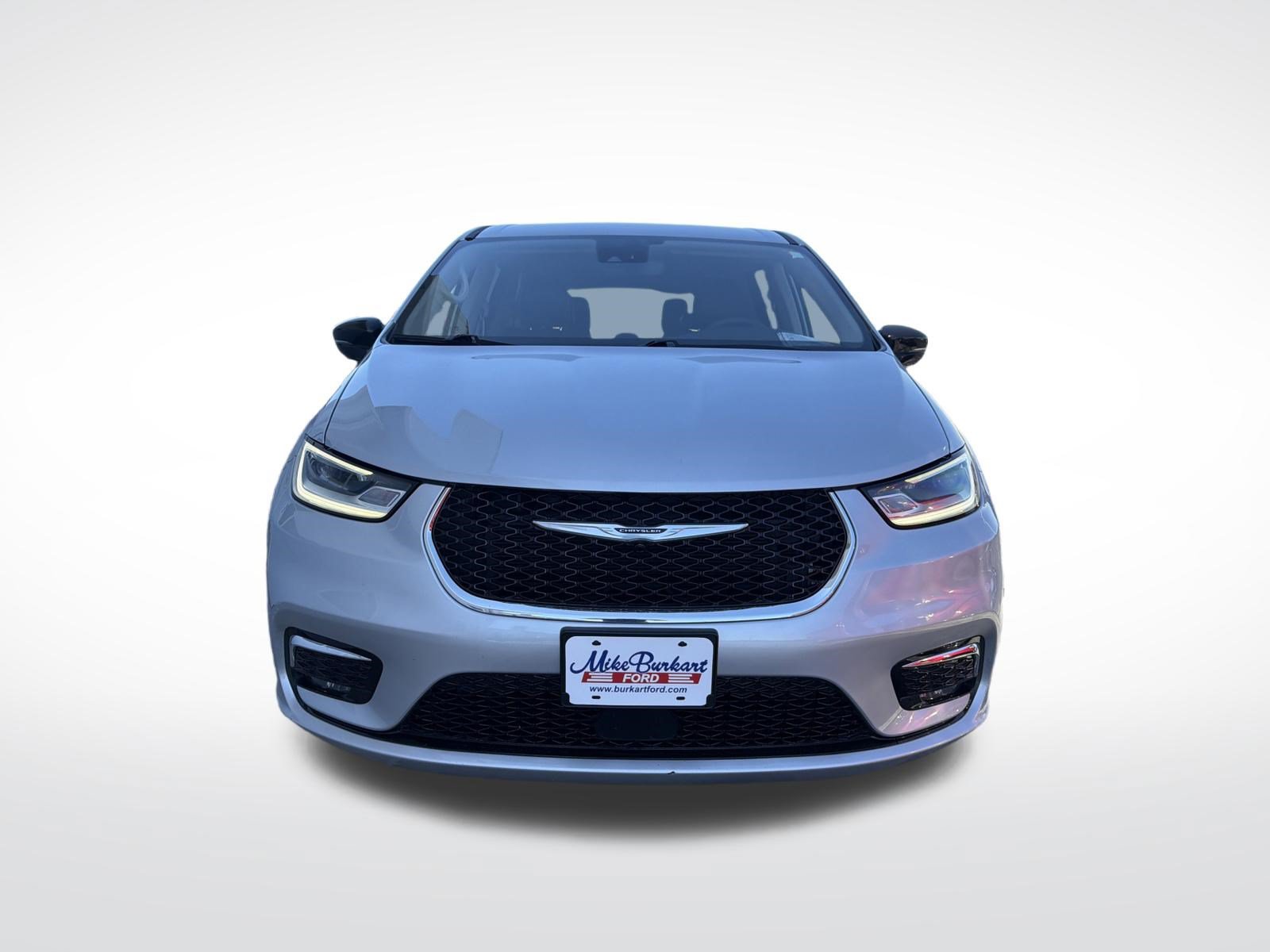 Used 2024 Chrysler Pacifica Touring-L FWD image 52