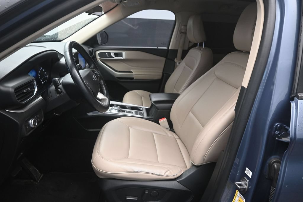 Used 2021 Ford Explorer XLT w/ Equipment Group 202A RWD image 18