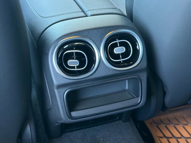 Used 2025 Mercedes-Benz C 300 Sedan image 16