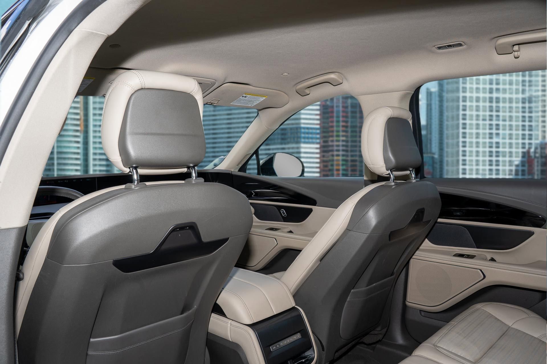 Used 2024 Lincoln Nautilus Reserve image 18